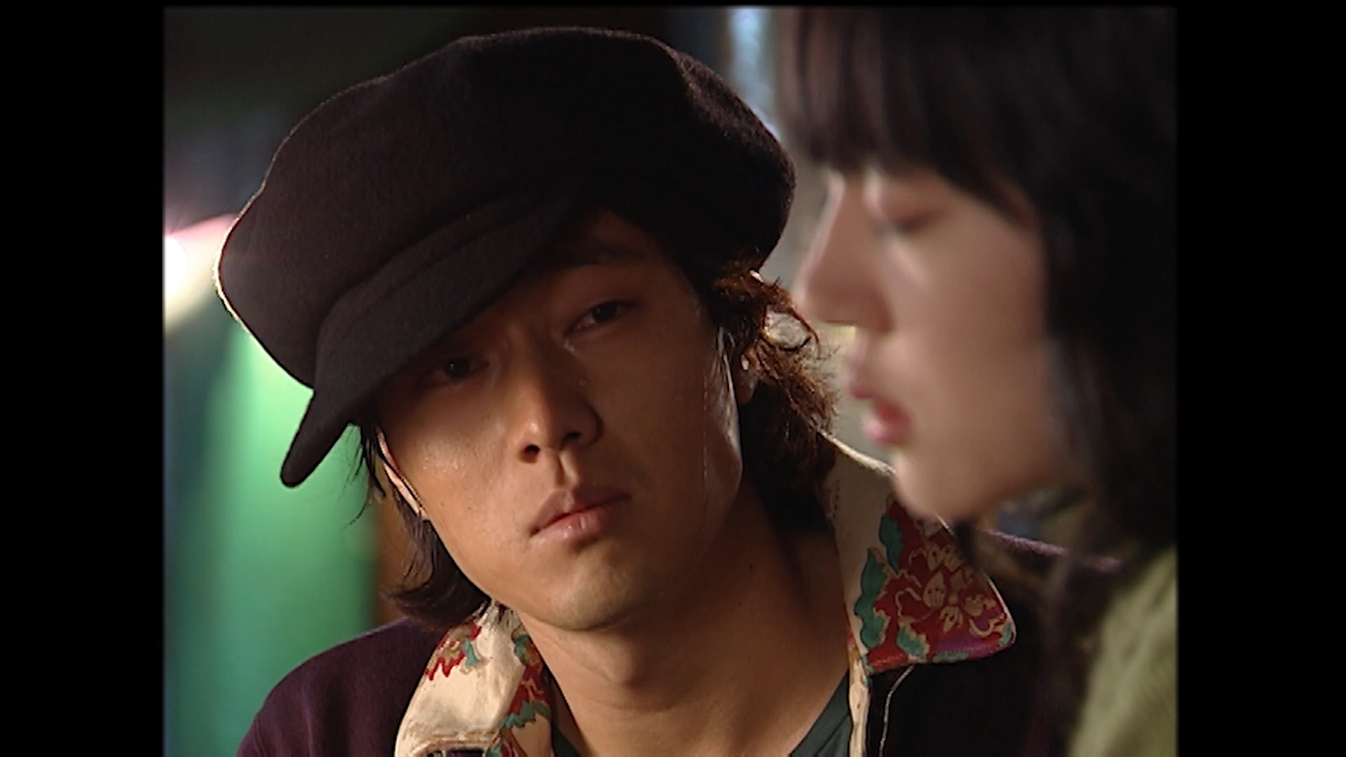 Cha Moo-hyuk's eyes on Song Eun-chae (Source - Korean drama I'm Sorry, I Love You, episode 4)